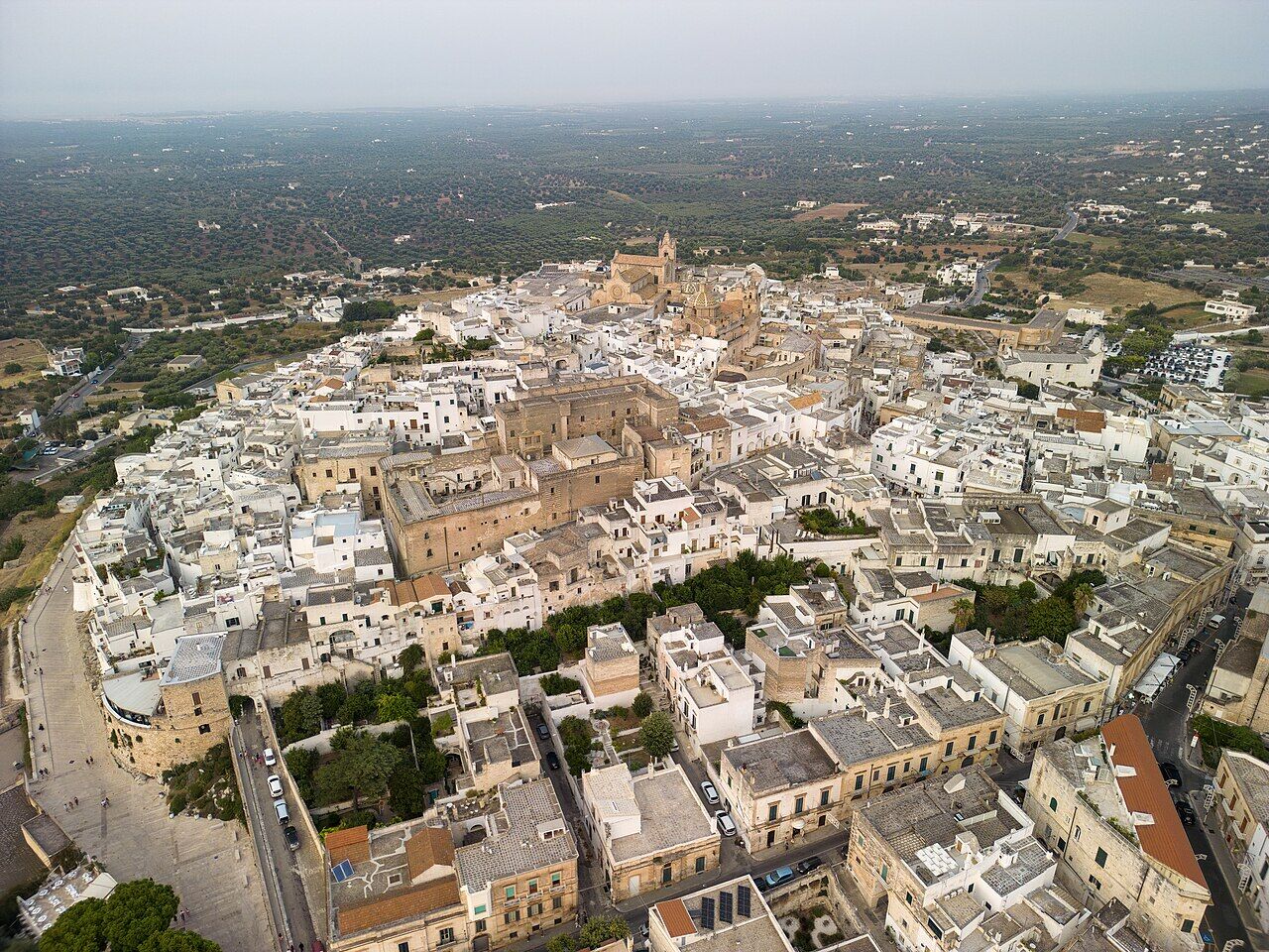 Ostuni, la città bianca, vista dall’alto