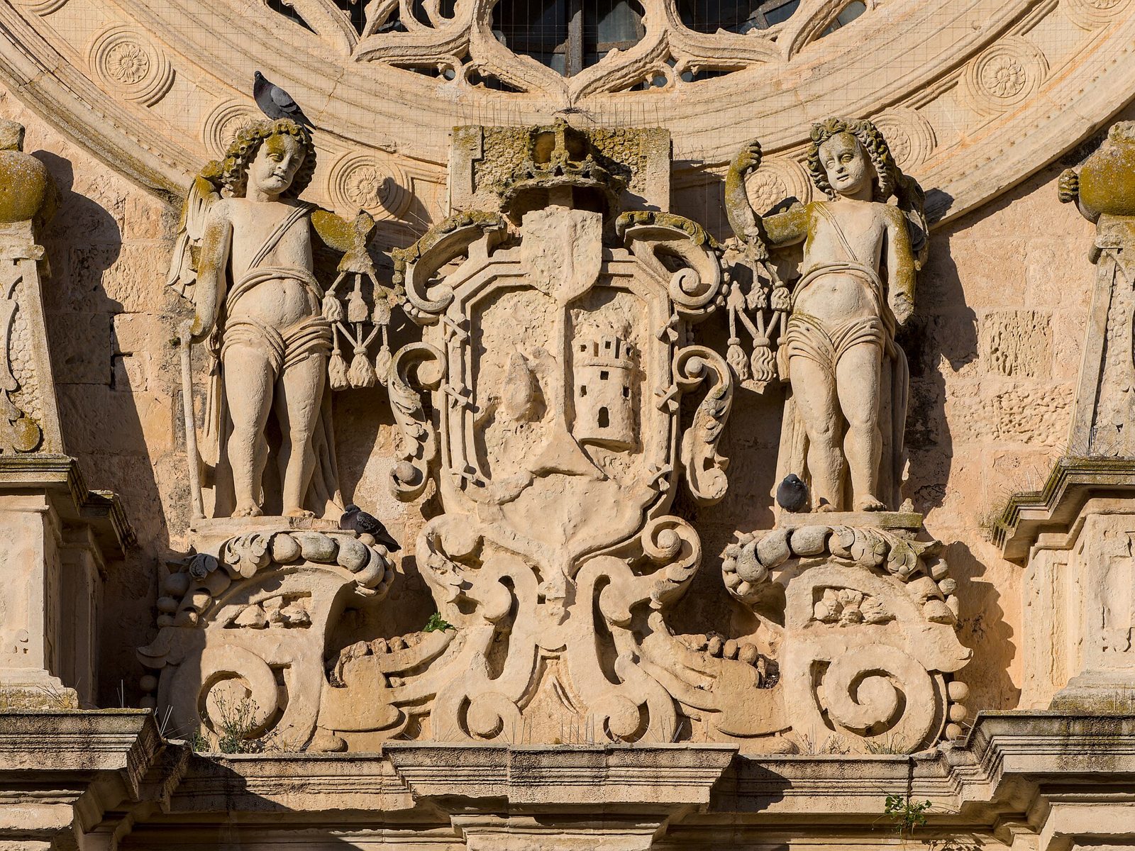 Il centro storico di Otranto affacciato sul porto.