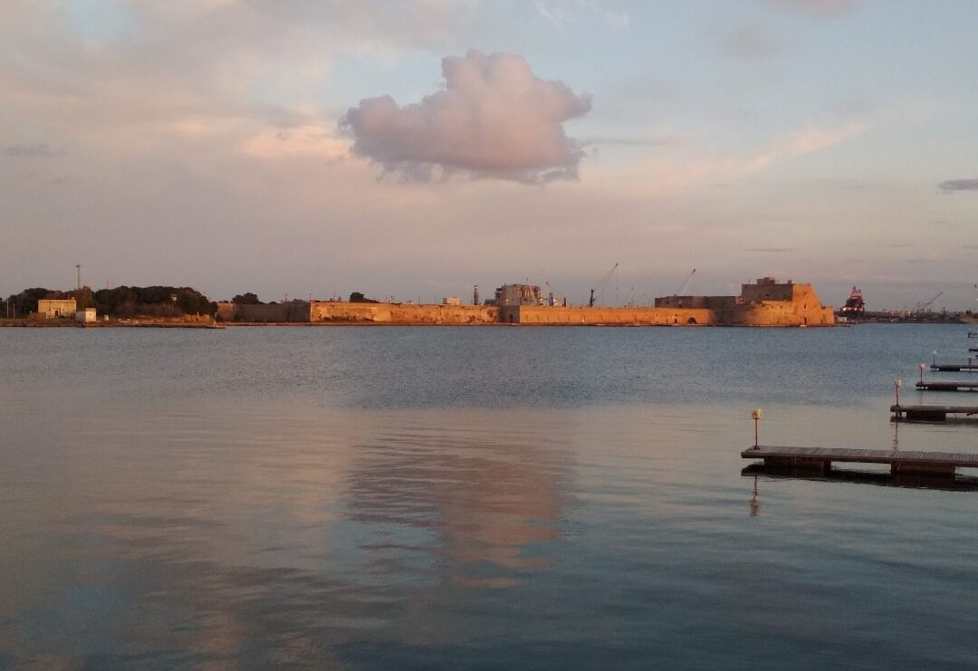 Il Castello Alfonsino sull’isola di Sant’Andrea