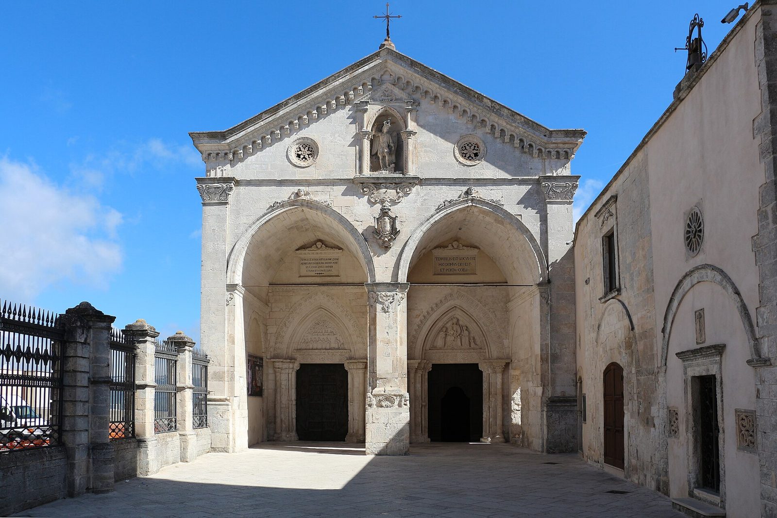 Il santuario di San Michele a Monte Sant'Angelo.